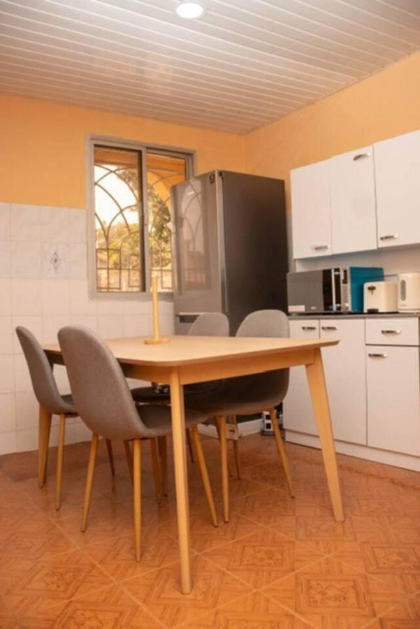 Fully Aircondition 3Bed Villa- A C- Wifi- Hotwater Freetown Exterior photo