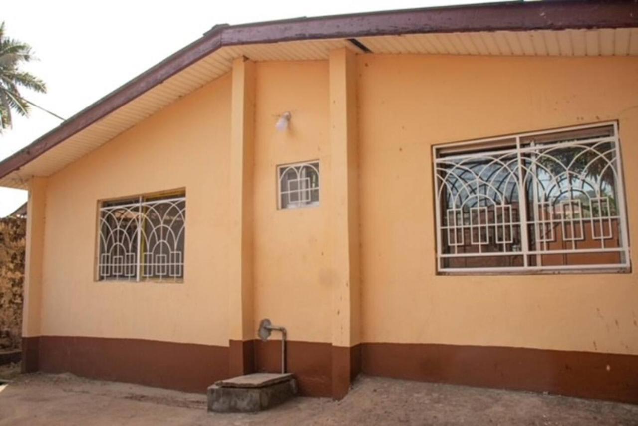 Fully Aircondition 3Bed Villa- A C- Wifi- Hotwater Freetown Exterior photo