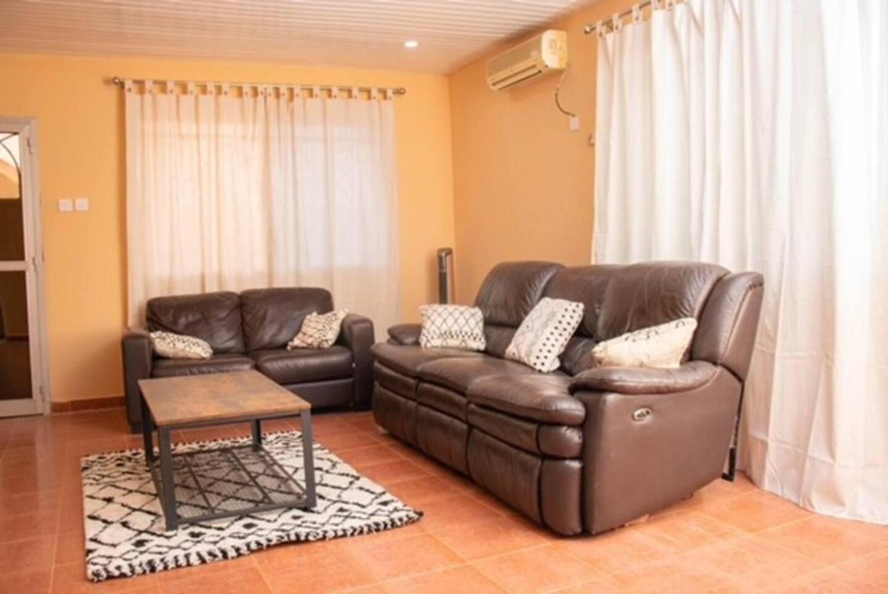 Fully Aircondition 3Bed Villa- A C- Wifi- Hotwater Freetown Exterior photo