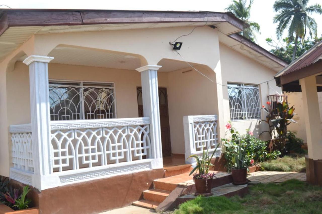 Fully Aircondition 3Bed Villa- A C- Wifi- Hotwater Freetown Exterior photo