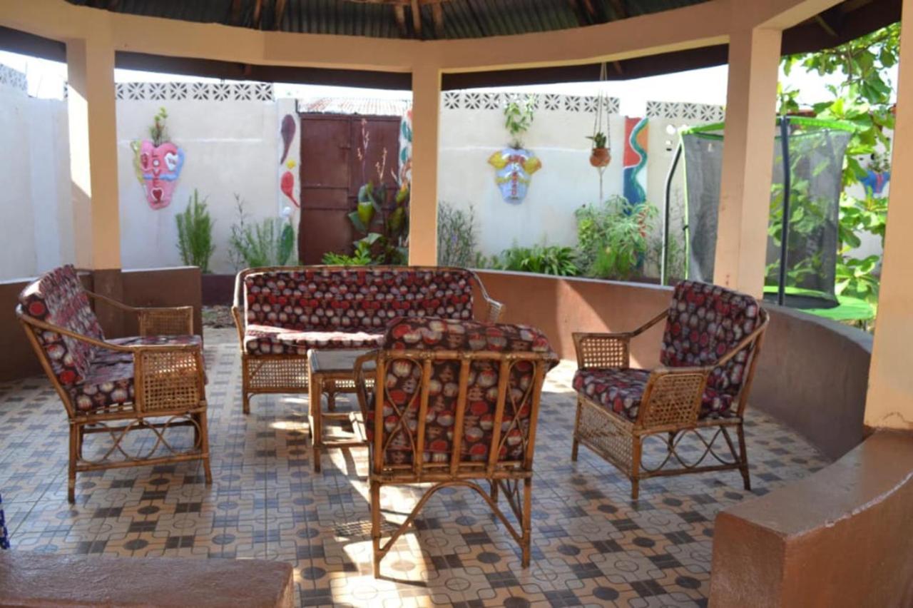 Fully Aircondition 3Bed Villa- A C- Wifi- Hotwater Freetown Exterior photo